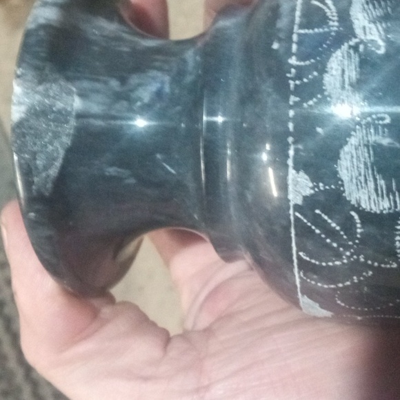 Etching Design Vase Out of Marble Stone 5.5" H small chip - Picture 2 of 4